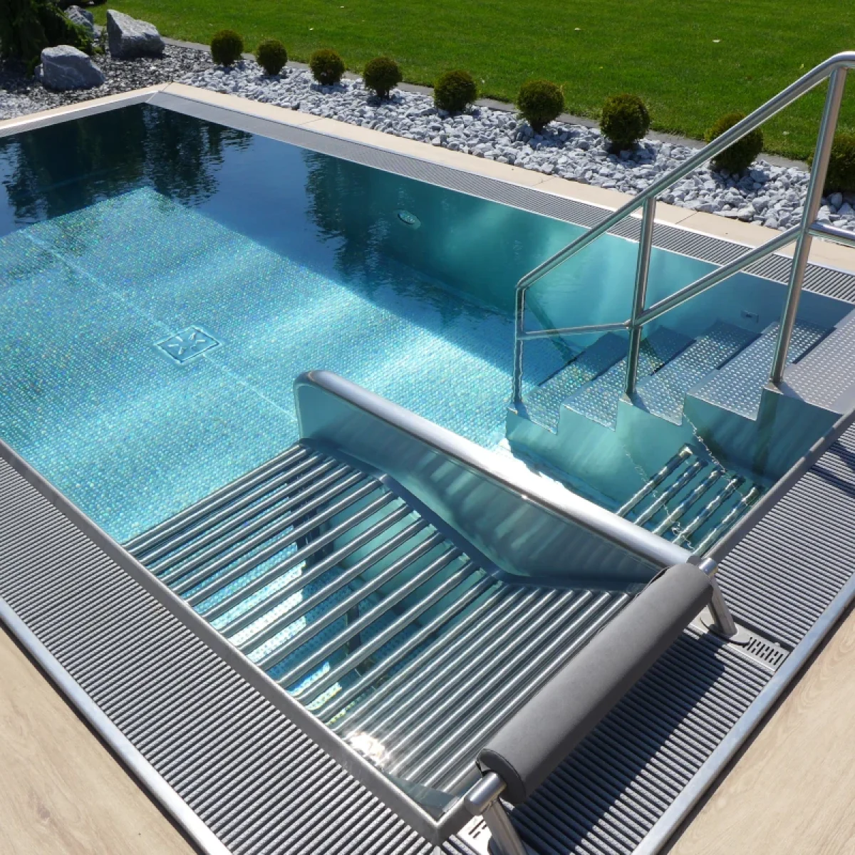 Leżanka rurowa jednoosobowa