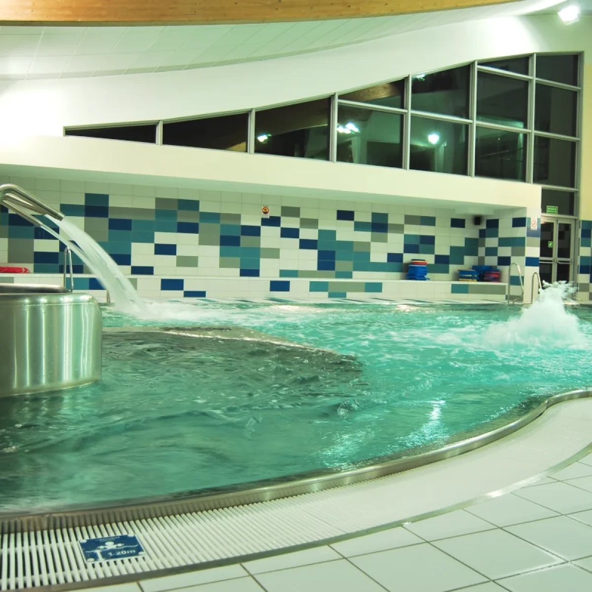 starachowice_kryta_pływalnia_01